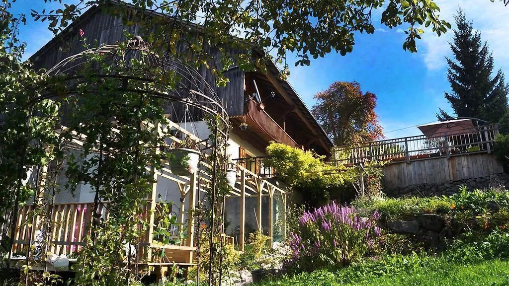 Guest house La Ferme Du Lynx Hotel La Vernaz France